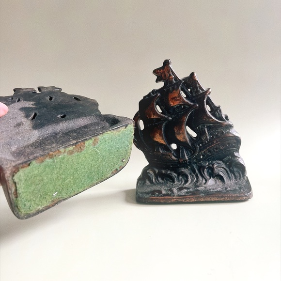 Cast Iron Ship Bookends (Pair) - Picture 2 of 4